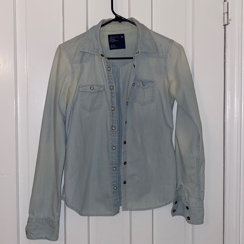 American Eagle Button Up